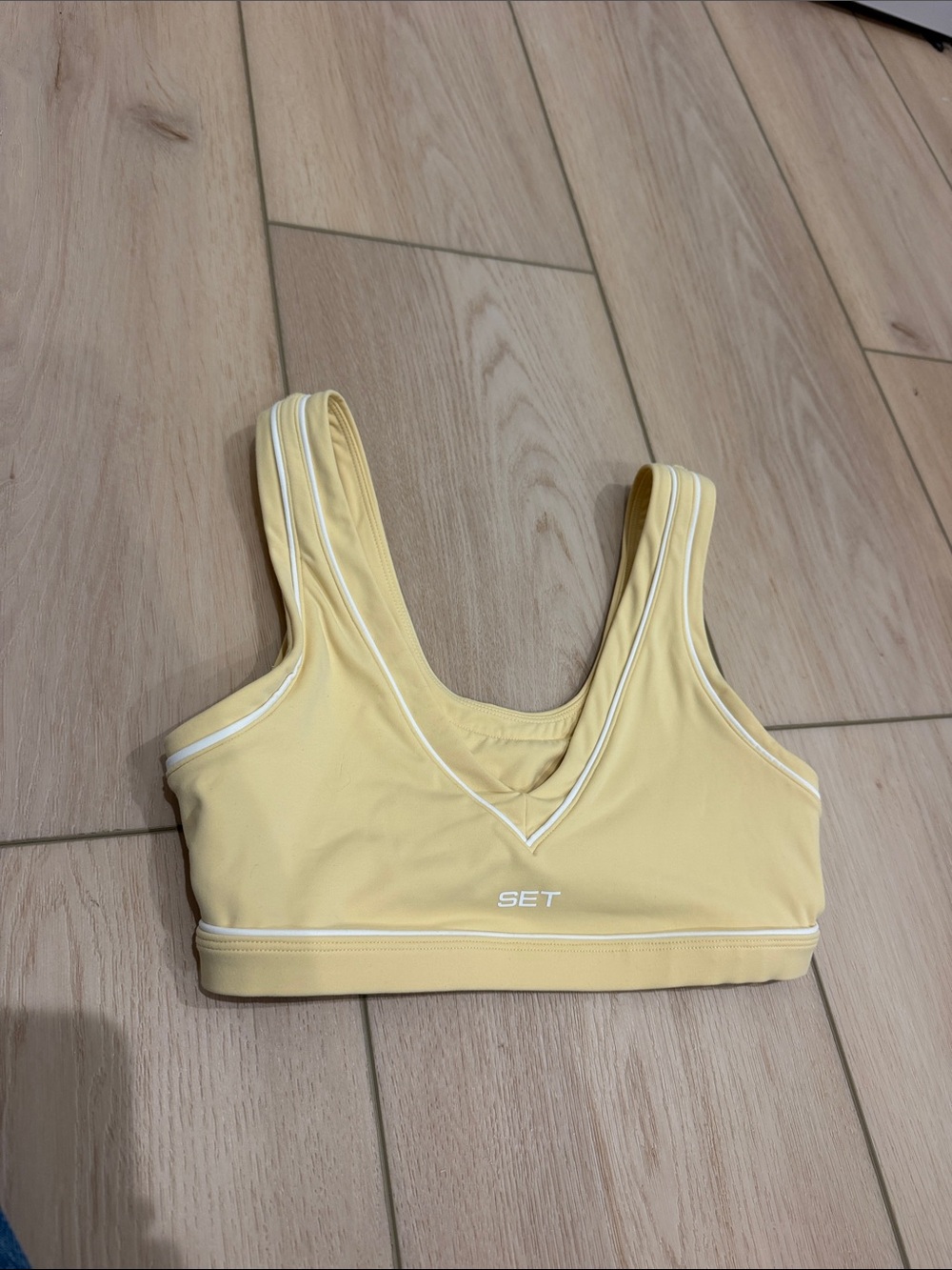 Set active yellow sports bra